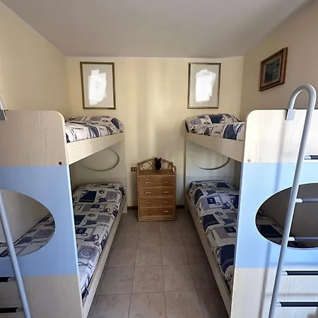 Con Garage Apartmán